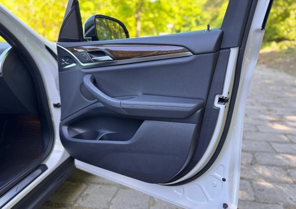 BMW X3 cena 105000 przebieg: 204000, rok produkcji 2018 z Lublin małe 742